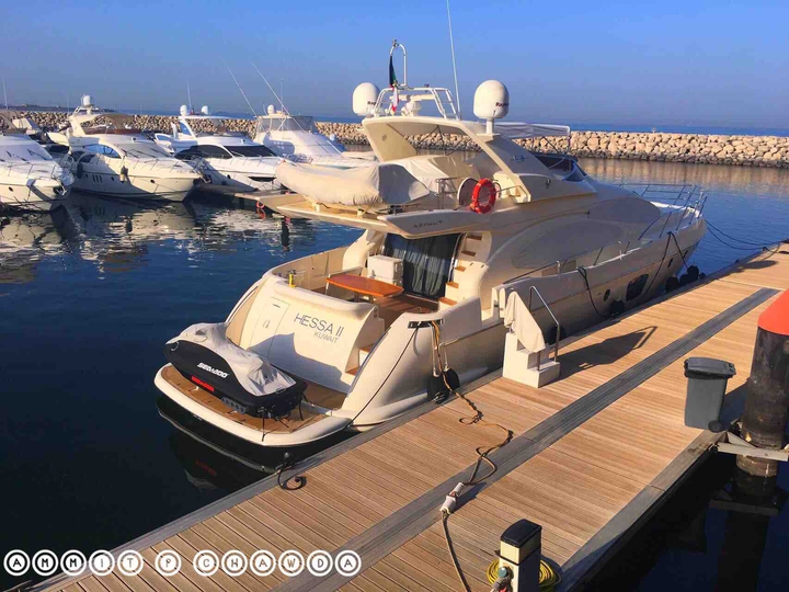 yacht