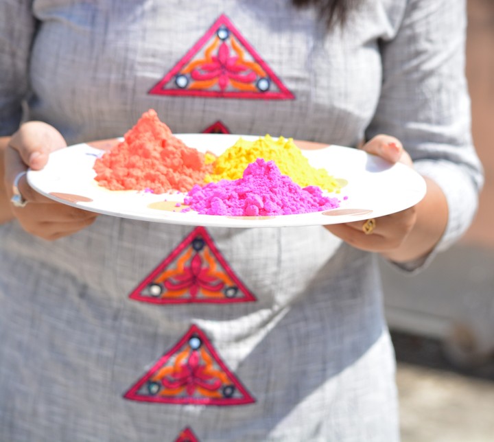 holi