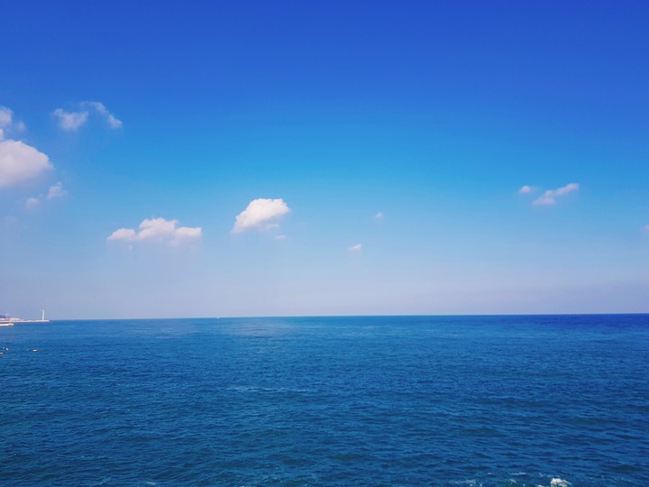 푸른바다저멀리구름