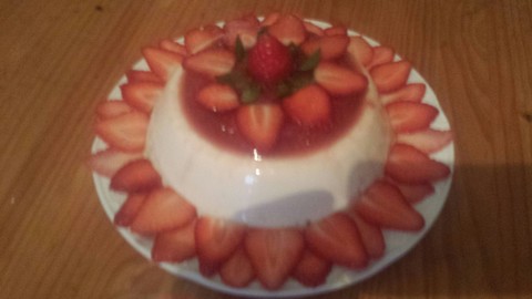 strawberry panacotta + 34 615 227 177