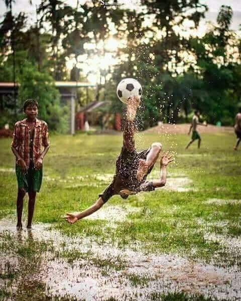 Football master (bicycle kick)