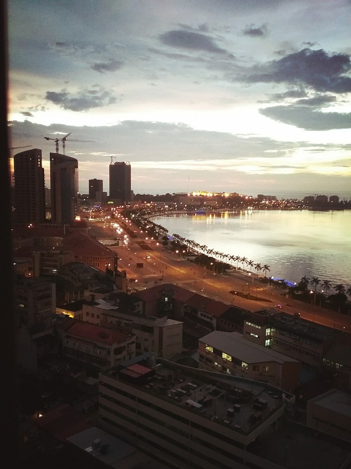 Coucher de soleil à Luanda