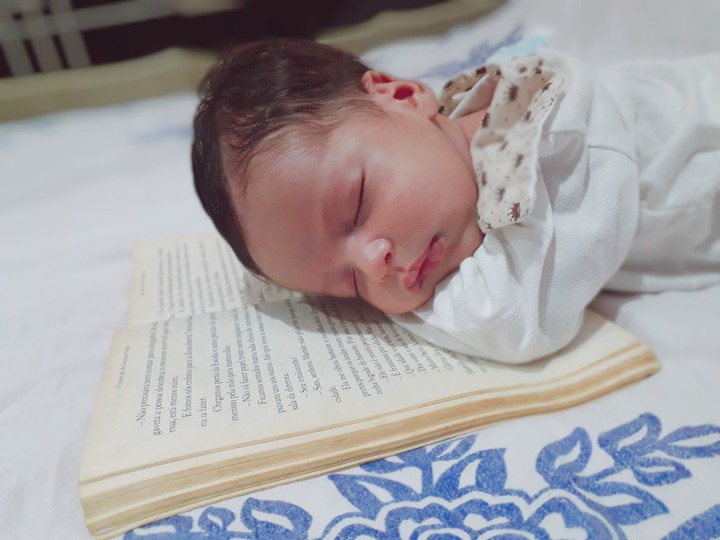 baby reading