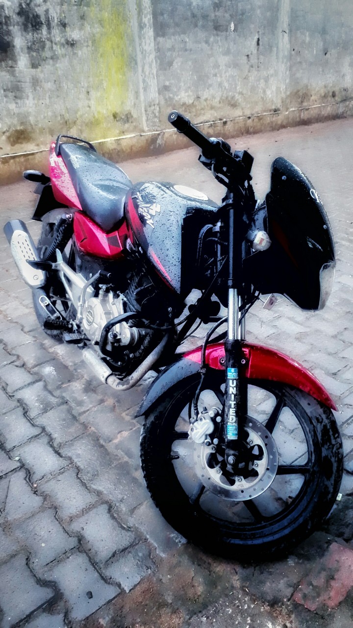 Pulsar 150