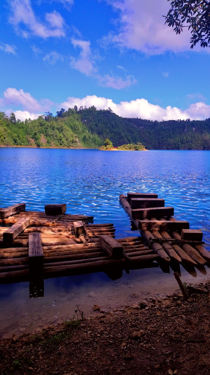 LAGUNA, SAN CRISTÓBAL DE LAS CASAS.