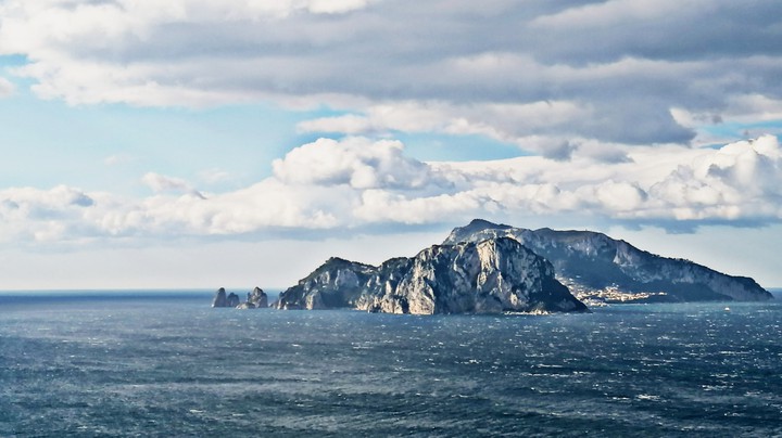 Capri e i faraglioni