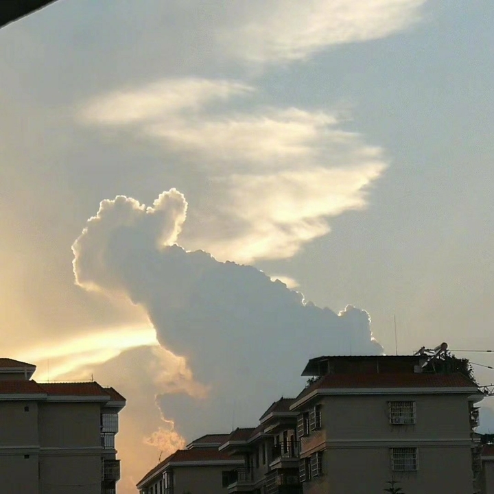 ????Funny cloud
