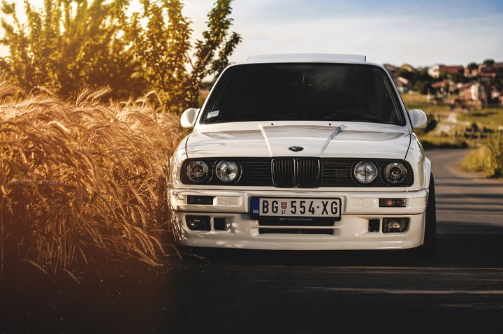 BMW 325i E30 White Auto