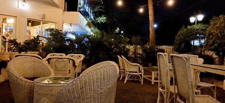 lights n cafe ♥