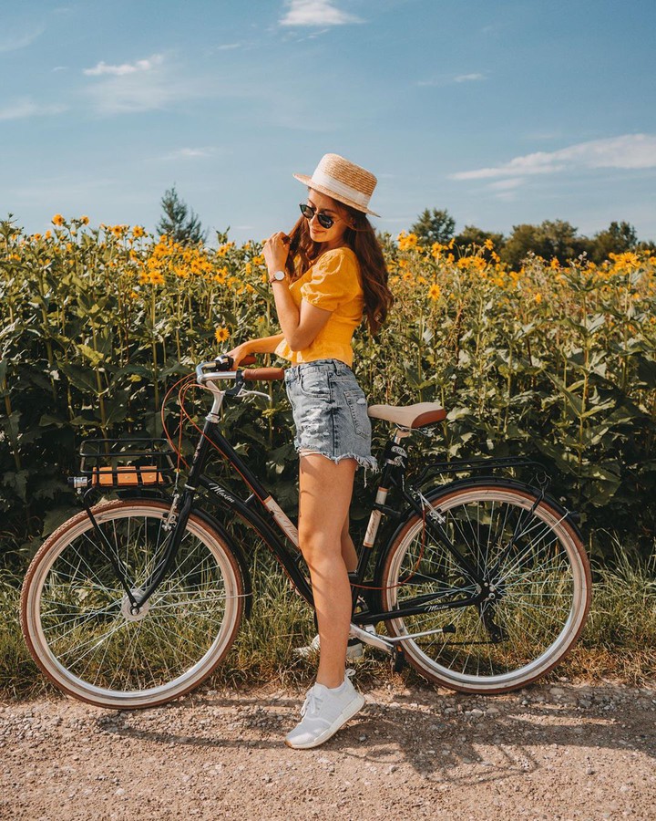 ➖⚡...Bicyclist Girl...⚡➖