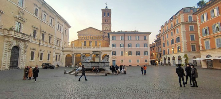 Piazza Santa Maria in Trastevere