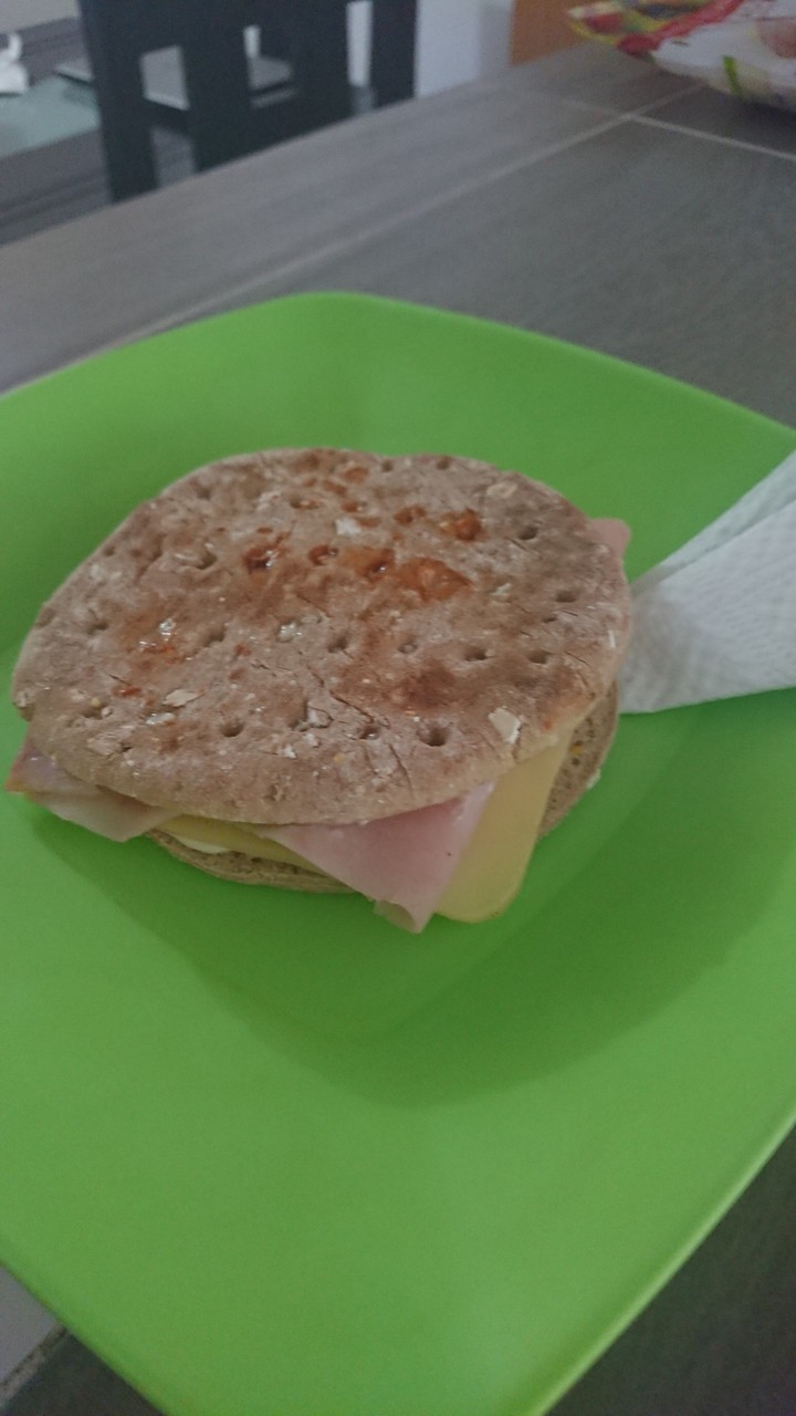 sandwich con jamón