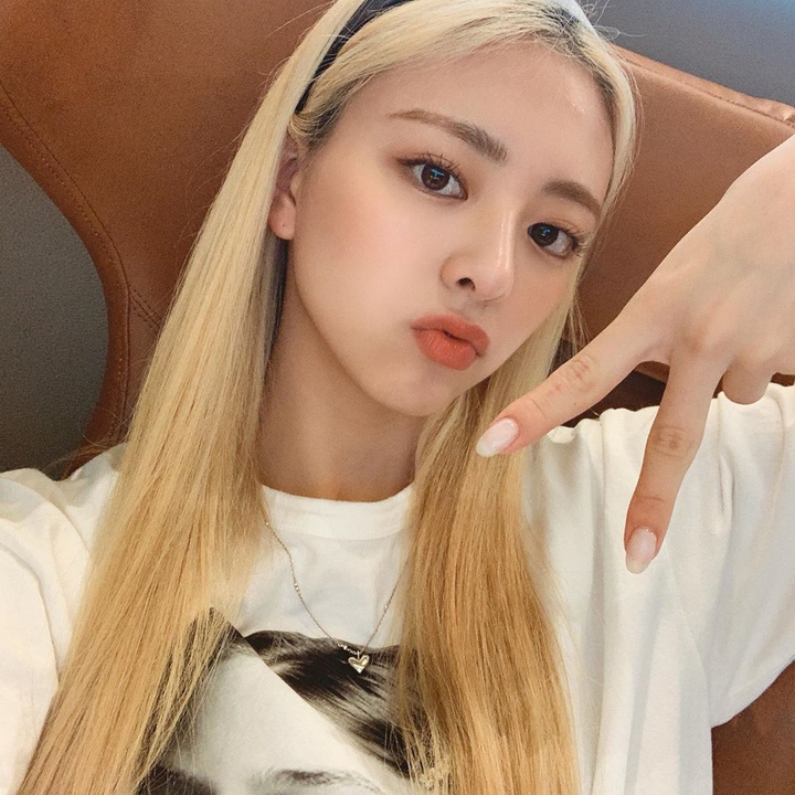 YUNA/itzy