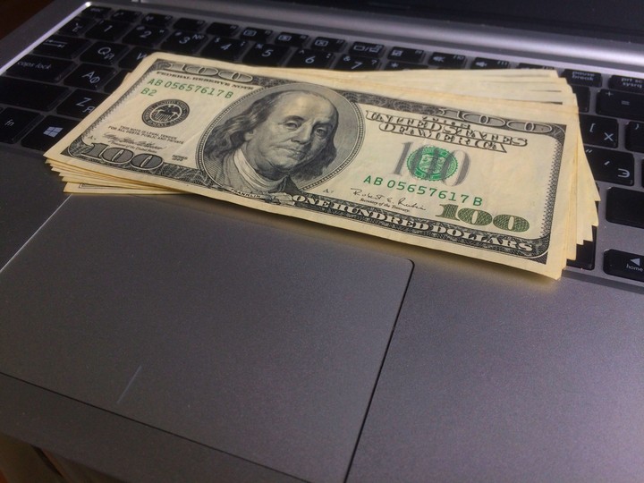 Dollars'n'notebook