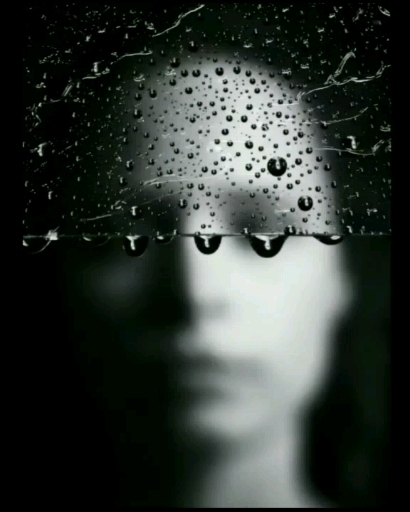 "SOUS LA PLUIE"