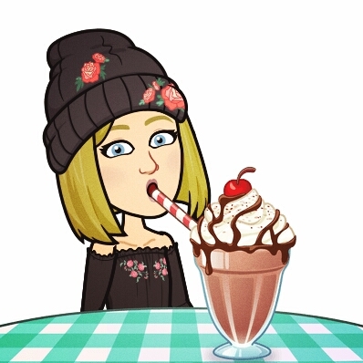 tomando un batido