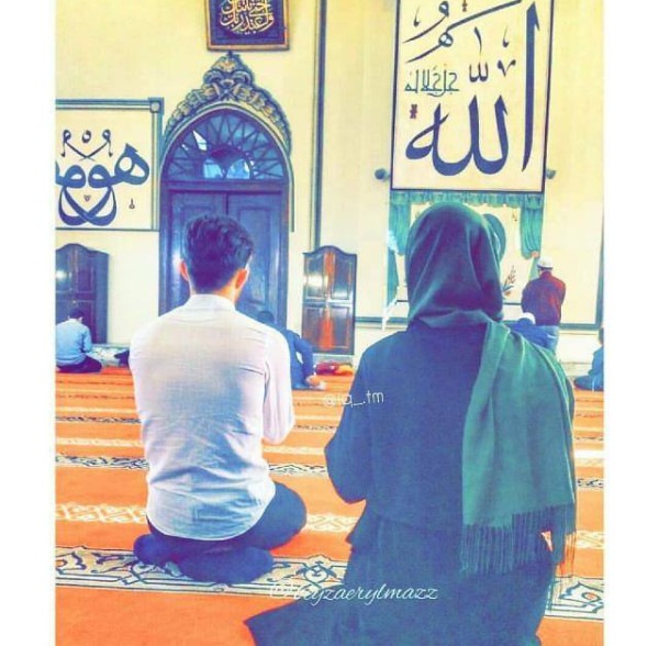 Couples sitting in namaz