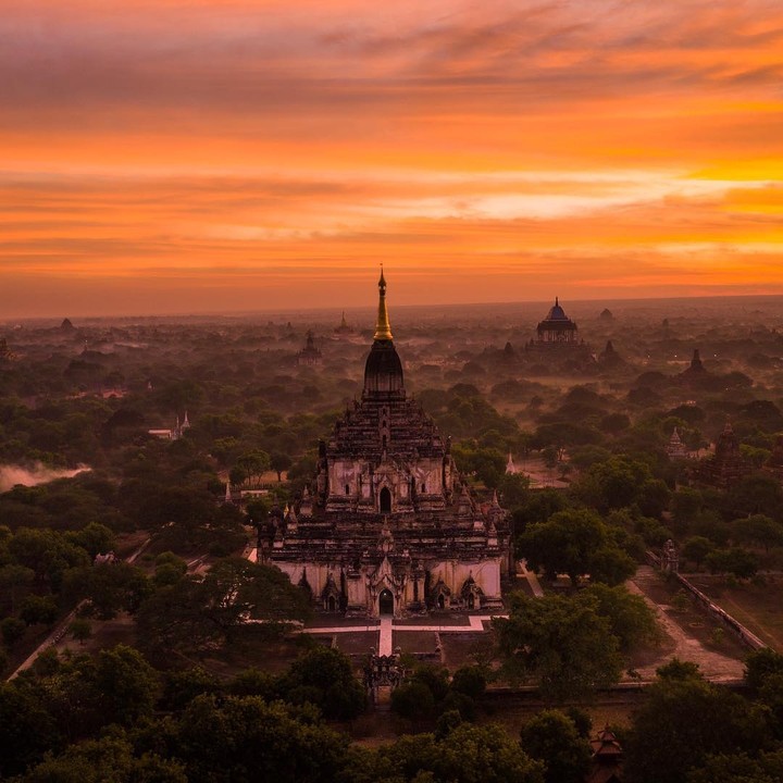 Sunrise in Bagan •Axye~