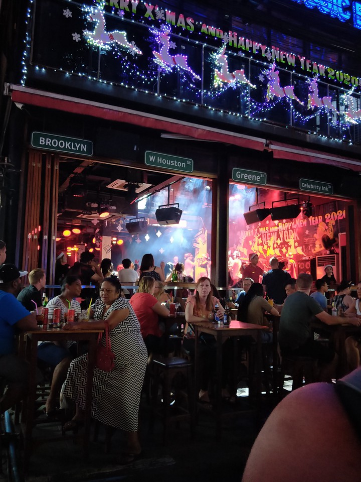 bar