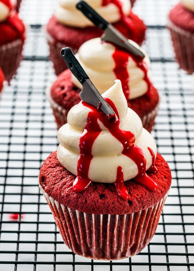 THE KILLER CUPCAKES
