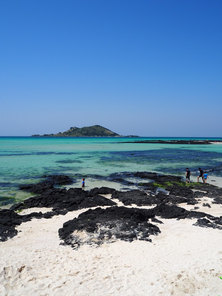 bluuuu beach