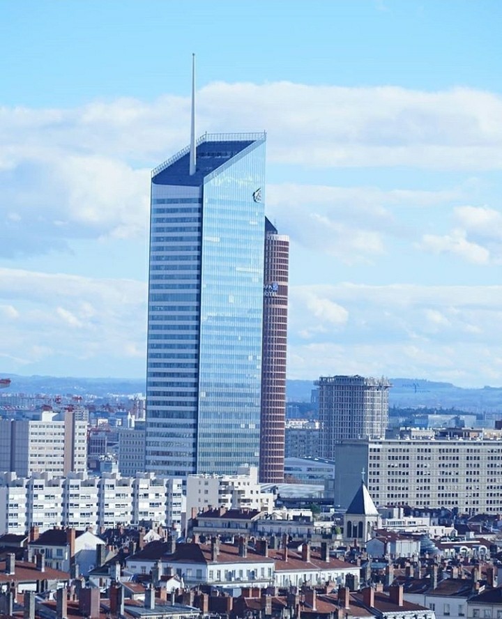 LYON TOWERS