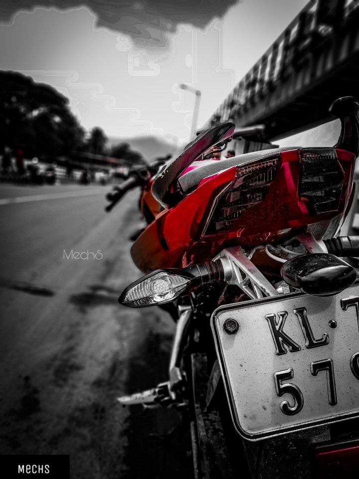ns200 red back view