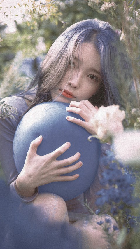 IU