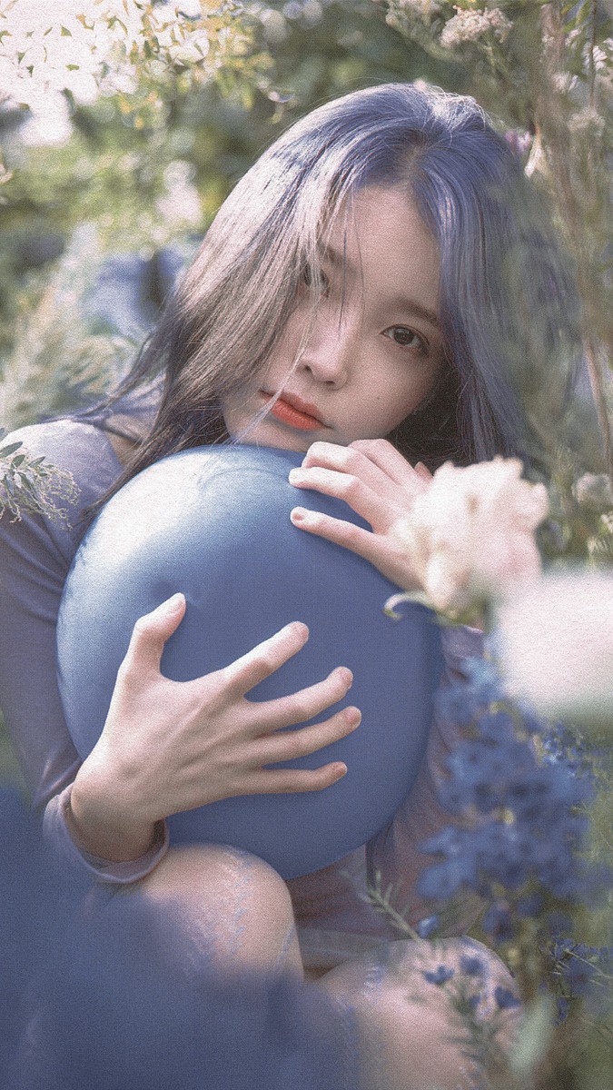 IU