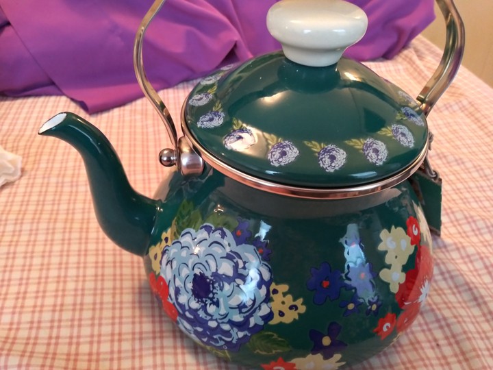 tea kettle