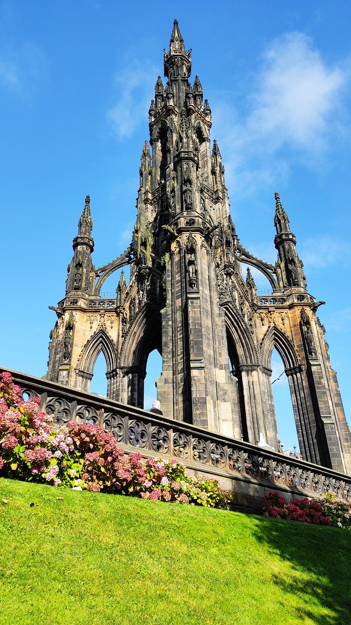 Scotts Monument