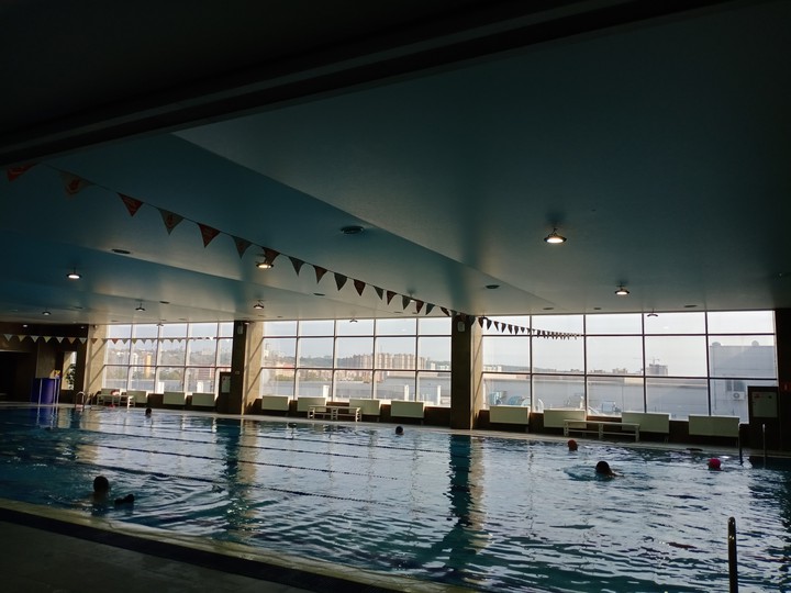 swimming pool