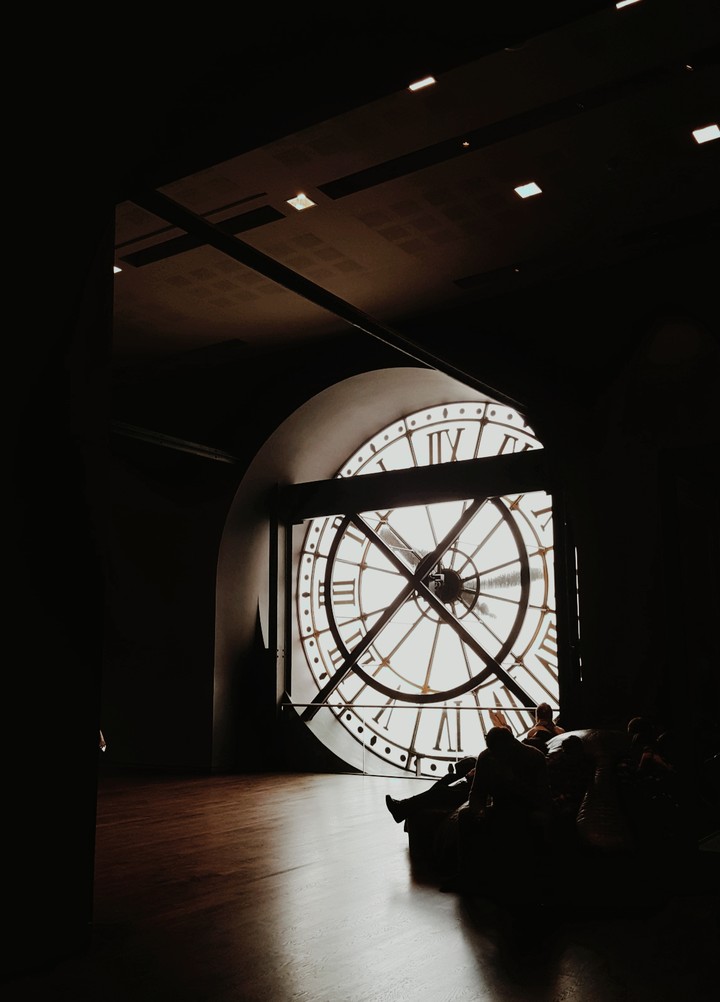 Orsay's watch does not stop