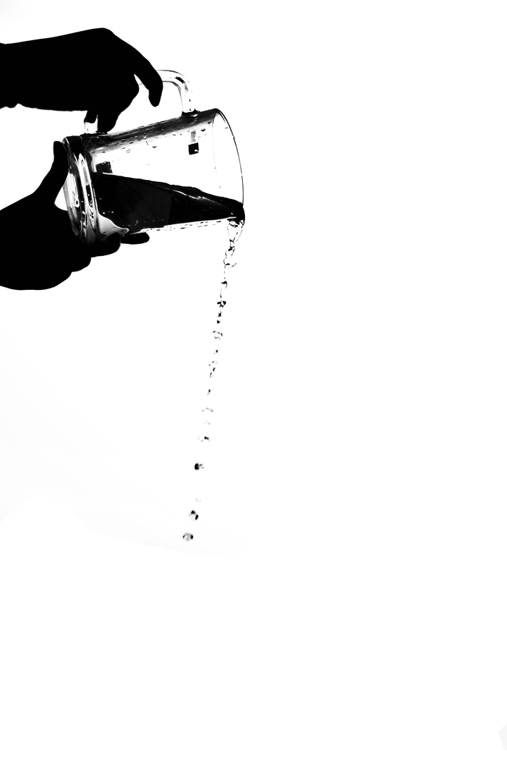 A beer mug n drops of water
