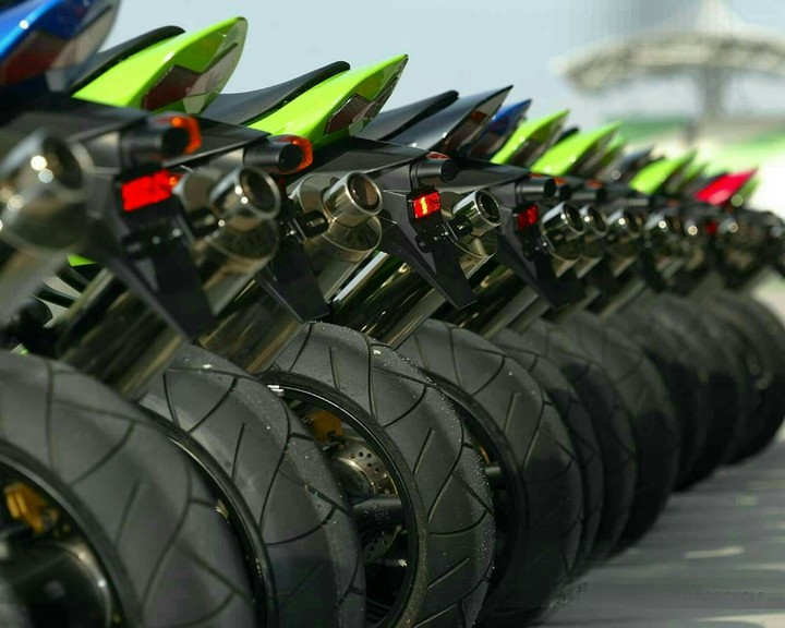 The que of Devils