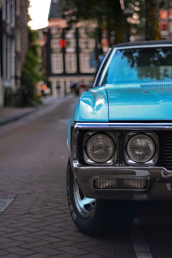 Blue car