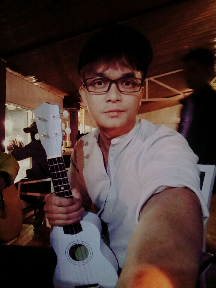 boy with ukulele
