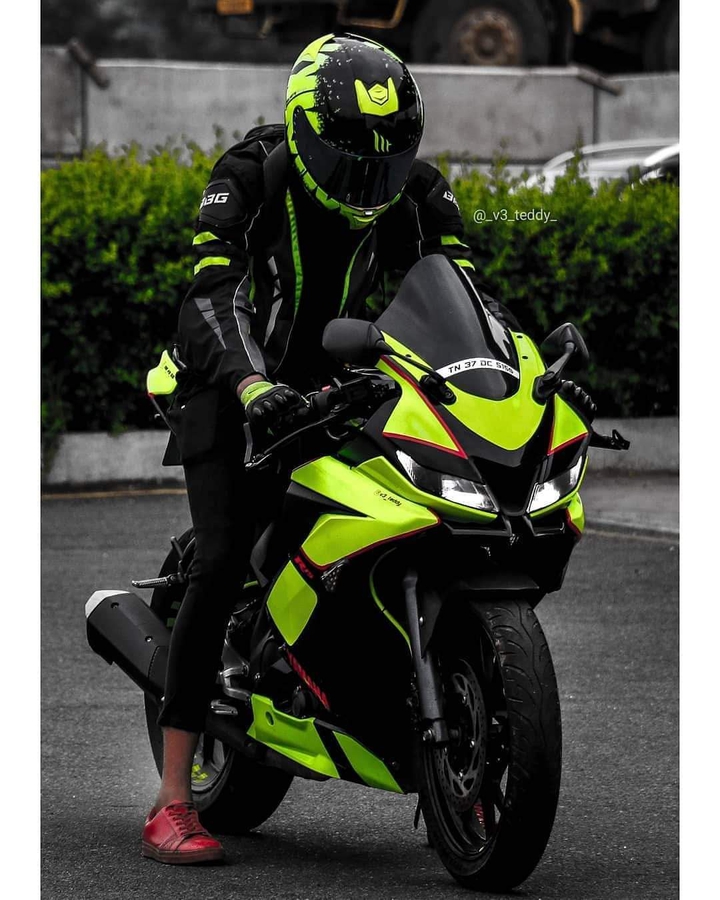 R15 v3