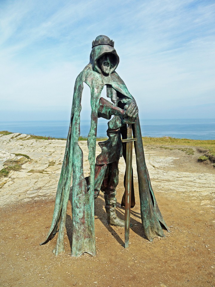 Bronze King Arthur