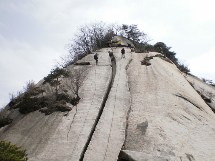 Mt.Surak train rock