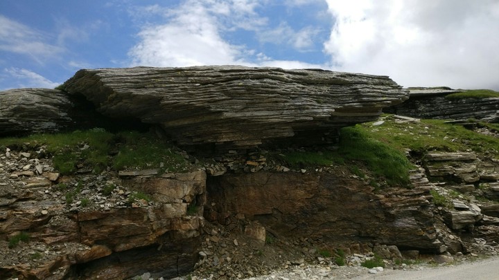 Rock in Rohtang Road