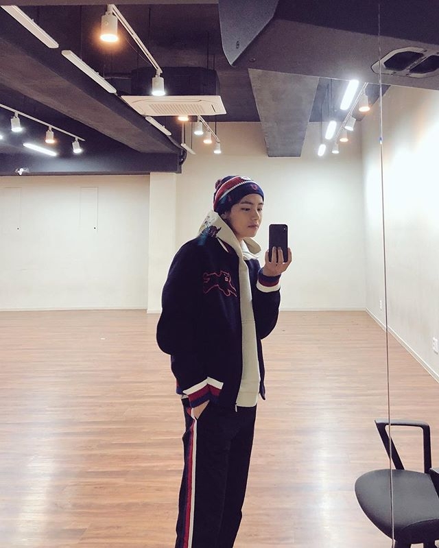 V