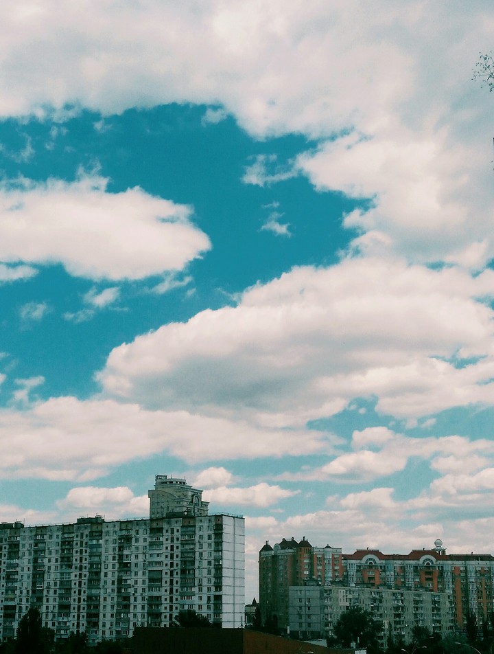 Это небо голубое
