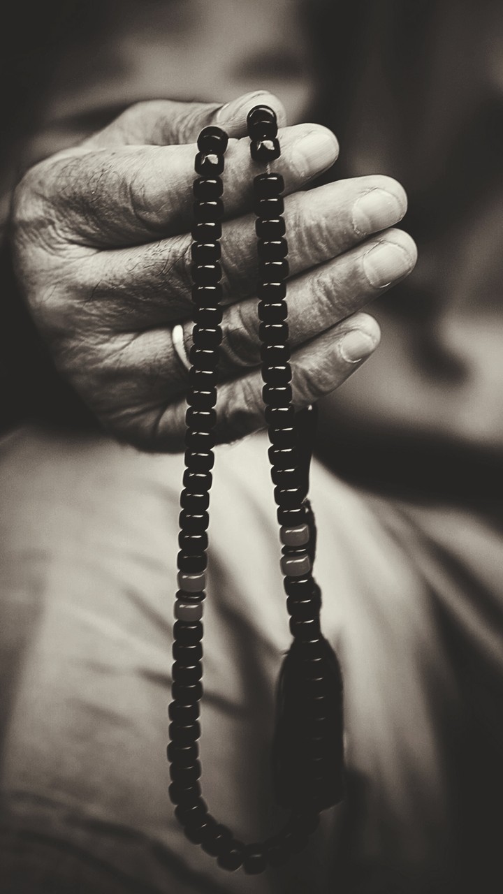 pray