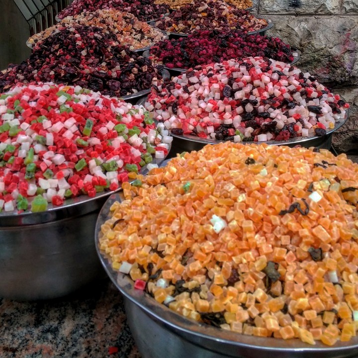 Coloring spices