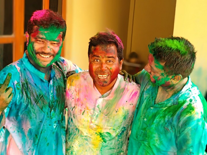 holi