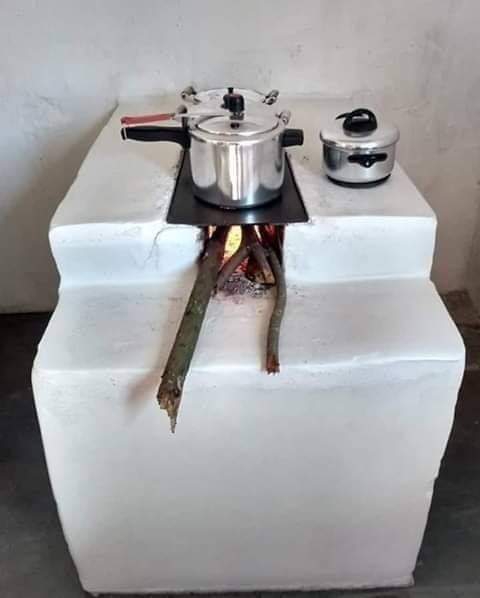 Fogão de lenha pra vocês curtirem.