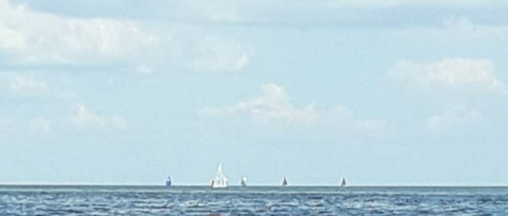 море