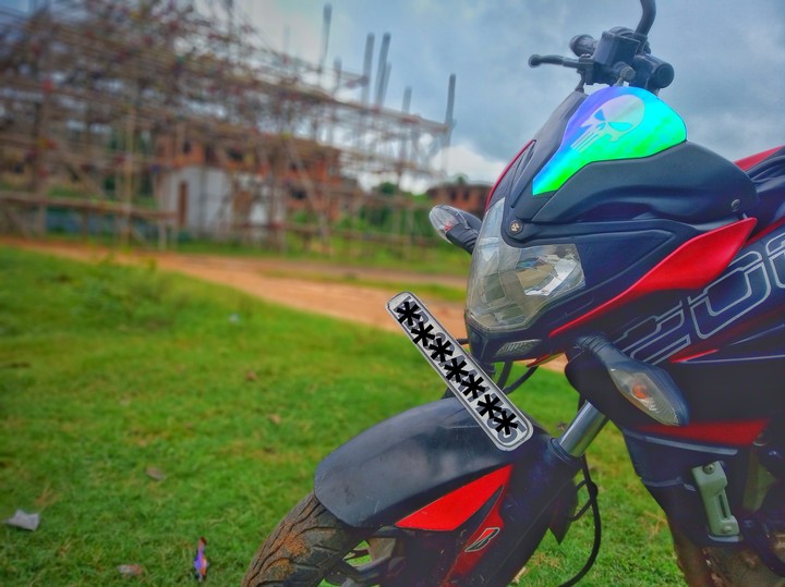 ns 200