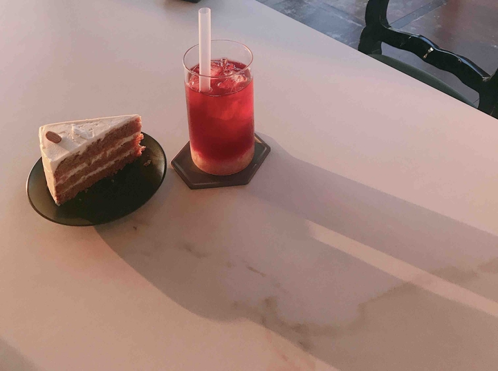 cafe W red